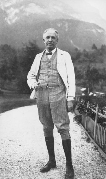 Richard Strauss wearing gumboots Richard Strauss, Classical Music Composers, Famous Composers, Classical Musicians, French Cinema, People Of Interest, Music Composition, Music Images, Music Composers