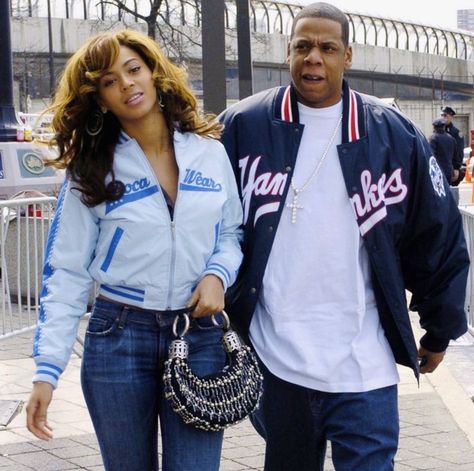 J † B on Twitter: "Beyoncé & Jay-Z - The Bronx, NYC in 2004… " Beyonce 2000's, Beyonce Fans, Bronx Nyc, Carter Family, Beyoncé Giselle Knowles-carter, Beyonce And Jay Z, Bonnie Clyde, Beyonce And Jay, Gwen Stefani