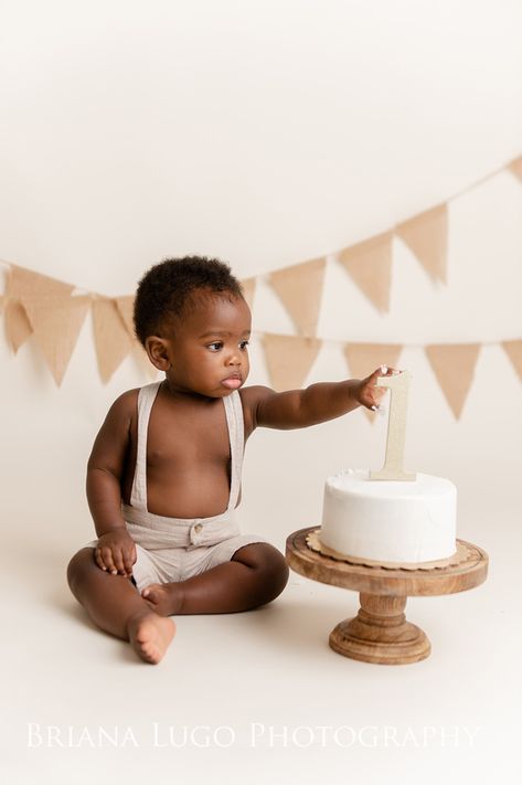 Simple First Birthday, Cake Smash Theme, Cake Smash Pictures, Baby Birthday Photoshoot, Baby Cake Smash, 1st Birthday Pictures, 1st Birthday Photoshoot, First Birthday Pictures, Smash Cake Boy