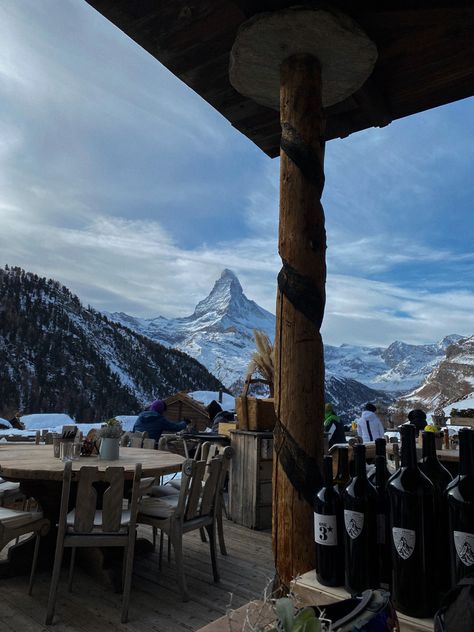 Zermatt Christmas, Switzerland Trip, Apres Ski Style, Ski Style, Winter Things, Zermatt Switzerland, Snow Trip, Switzerland Travel, Christmas Travel