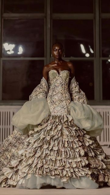 Dollar Dress, Money Dress, Nyc Fashion Week, Couture Looks, Paper Dress, Dollar Bills, Custom Dress, Nyc Fashion, Glam Dresses