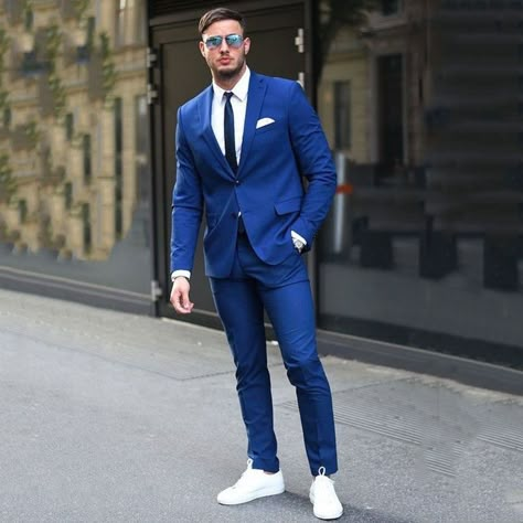 Blue Outfit Men, Men Suit Fashion, Groomsmen Dress, Mens Suit Style, Suits And Sneakers, Terno Slim, Men's Business Suits, Blue Suit Men, Slim Fit Tuxedo