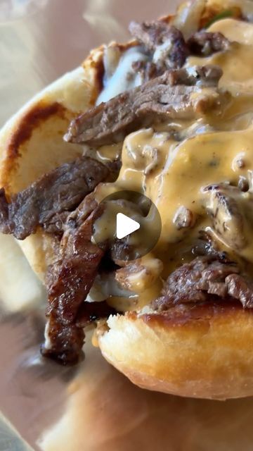 Liver Sandwich, Philly Cheese Steak Sandwich Recipe, Sandwich Recipe Videos, Sandwich Video, Philly Cheese Steak Sandwich, Beef Sandwich Recipes, Steak Sandwich Recipes, Cheesesteak Recipe, Grill Ideas