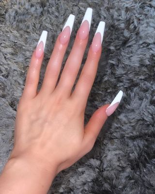 White French Coffin Nails, Long French Tip Nails Coffin, French Tips Coffin Shape, Long Coffin French Tip, Nails Ballerina Shape, French Tip Coffin Nails, Coffin French Tip, Long French Tip Nails, Baby Boomers Nails