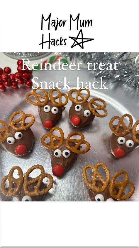 Information in caption ⬇️ Double tap if your excited for the big day Chocolate covered reindeer strawberries 🎄Get some boiling water and… | Instagram Chocolate Drops, Strawberries Chocolate, Snack Hacks, Chocolate Buttons, Chocolate Strawberry, Googly Eyes, Christmas Chocolate, Chocolate Strawberries, Chocolate Covered Strawberries