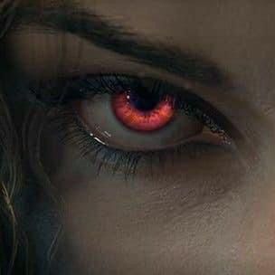 Jinx Aesthetic, Vampire Eyes, Modern Vampires, Chaos Magic, Vampire Aesthetic, Raven Queen, Magic Aesthetic, Aesthetic Eyes, Witch Aesthetic