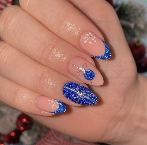 Acrylics Aesthetic, Pretty Christmas Nails, Christmas Nails Trendy, Trendy Christmas Nails, Short Christmas Nails, Nails For 2023, Christmas Nails Designs, Nails Xmas, Blue Christmas Nails