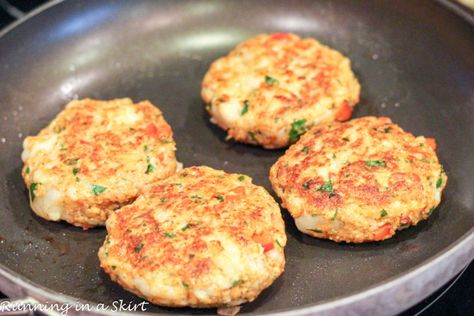 Cajun Shrimp Burgers recipe inspired by Redfish Hilton Head Island! Tender, tasty and easy to make! / Running in a Skirt Shrimp Burger Recipe, Pescatarian Recipes Healthy, Burgers On The Stove, Shrimp Patties, Shrimp Burgers, Shrimp Burger, Pescetarian Recipes, Healthiest Seafood, Lobster Recipes