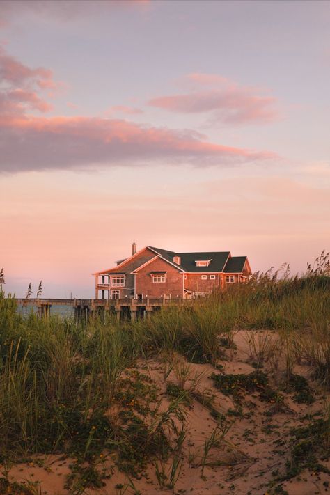 Jennette's Pier in the Outer Banks, NC #Beachlife #OuterBanksNC #OuterBanksPhotography #OBXLife #BeachPhotography #BeachLife Outer Banks Beach House, Outer Banks Houses, Australia House, Outer Banks Beach, Senior Trip, Outer Banks Nc, Summer Surf, The Outer Banks, Coastal Life