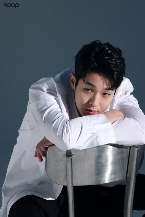 Choi Wooshik, Choi Woo Shik, Woo Shik, Korean Movies, Movie Cinema, Movies Worth Watching, Learn Korean, Tv Drama, Soap Opera