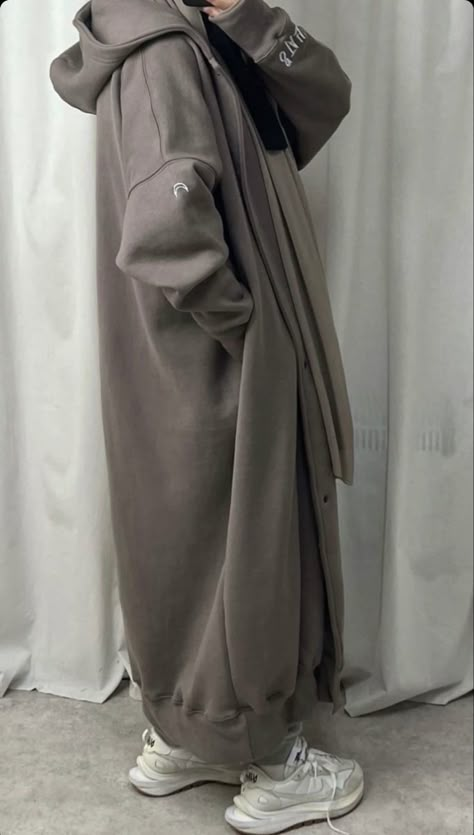 Hijabi Abaya Fashion, Abaya Fashion Winter, Everyday Abaya Outfits, Winter Abaya Outfits, Casual Abaya Outfits, Hoodie Abaya, Hide Face Girl, Winter Abaya, Abaya Outfits