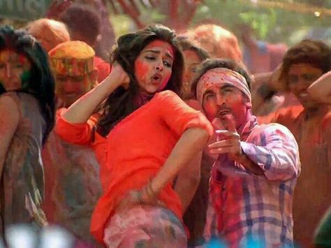 Deepika Ranbir, Ranbir Deepika, Garba Songs, Ram Leela, Holi Photo, Dance Playlist, 90s Bollywood, Indian Cinema, Dancing Aesthetic