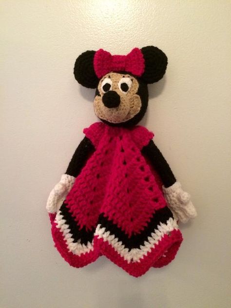 Handmade Crochet Minnie Mouse Inspired Lovey / Security Blanket! Crochet Security Blanket, Crochet Baby Blanket Beginner, Lovey Pattern, Crochet Lovey, Crochet Disney, Lovey Blanket, Haken Baby, Custom Crochet, Baby Blanket Crochet