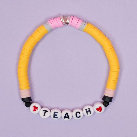 Easy DIY Teacher Bracelets that look like pencils, notebook paper, and a composition book! Make this fun clay bead bracelet set for your favorite teacher! Clay Bead Bracelet Ideas For Teachers, Teacher Bracelet Diy, Pencil Bracelet, Clay Bead Bracelet Set, Teacher Bracelet, Clay Bead Bracelet, Teachers Diy, Wrapping Party, Clay Bracelet