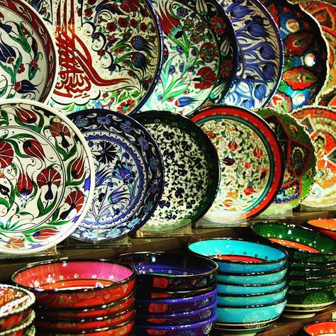 Turquía Turismo on Instagram: “Los platos de cerámica en Gran Bazar, Estambul #estambul #estambulturismo #granbazar #turquia #turquiaturismo #viajes #viaje #turismo…” Mixing Bowl, Bowl, On Instagram, Color, Instagram