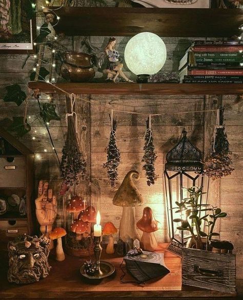 Adventurecore Room, Witchy Lamp, Witch Cottage Interior, Witchcraft Room, Tea Nook, Witch Bedrooms, Witchcraft Aesthetic, Practical Magic House, Witchy Bedroom