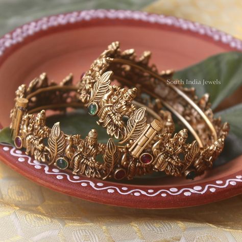 Gold Bangles Design Unique Latest, Antique Gold Bangles Design, Unique Wedding Jewelry, Gold Temple Jewellery, Antique Necklaces Design, Diamond Pendants Designs, Fancy Jewelry Necklace, Ring Jewellery Design, Modern Gold Jewelry