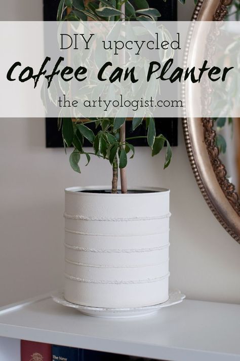 an upcycled coffee can turned into a white plant pot sitting on top of a bookshelf Coffee Can Planter, Paint Baking Soda, Leftover Paint, Diy Upcycle, Diy Recycle, Diy Planters, Easy Diy Projects, Plant Pot, Coffee Cans