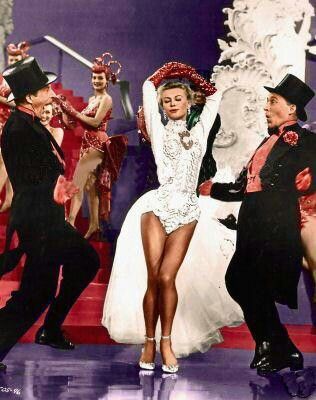 Vera-Ellen as Judy Haynes (White Christmas) Best Holiday Movies, Klasik Hollywood, White Christmas Movie, Vera Ellen, Ellen White, Best Christmas Movies, Set Designs, Christmas Set, Holiday Movie