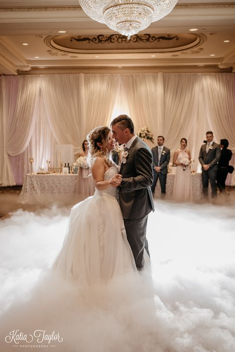 First Dance On Cloud, Wedding Dry Ice, Dry Ice Wedding Entry, Dry Ice Entry, Wedding Gimmicks, Dry Ice Wedding, Sangeet Entry, Glamorous Centerpieces, Creepy Wedding