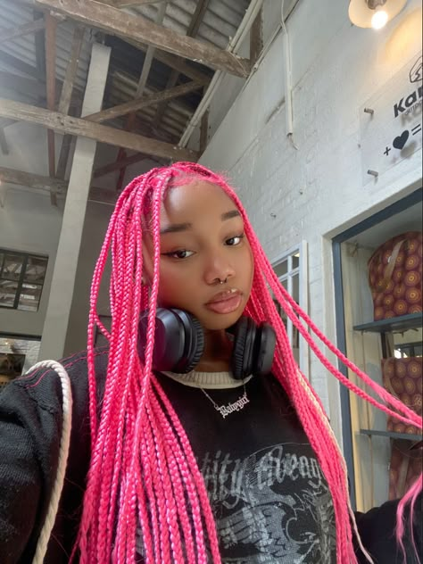 Pink Purple Box Braids, Pink Hair Black Women Braids, Blonde And Purple Braids, Pink Knotless Box Braids, Pink And Black Box Braids, Blonde And Pink Box Braids, Pink And Purple Braids, Pink Braided Hairstyles, Pink Braids For Black Women