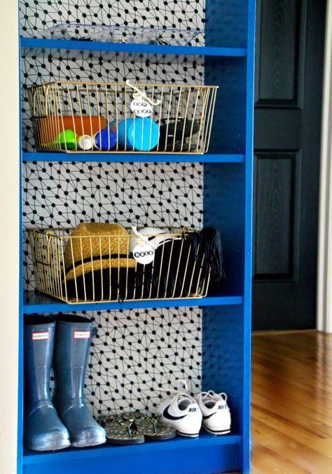 11 Ikea Hacks With Removable Wallpaper That Will Change Everything Ikea Hack Bookcase, Diy Bookcase Makeover, Leftover Wallpaper, Thrift Store Furniture Makeover Diy, Happy Decor, Bookcase Makeover, Blue Bookcase, Ikea Billy Bookcase Hack, Ikea Bookcase