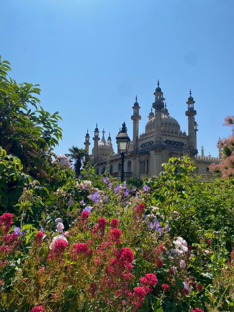 #brighton #england #brightontravel Brighton University Aesthetic, Brighton England Aesthetic, Brighton Aesthetic, Brighton I360, Brighton College, Summer In England, Brighton City, England Aesthetic, London Brighton