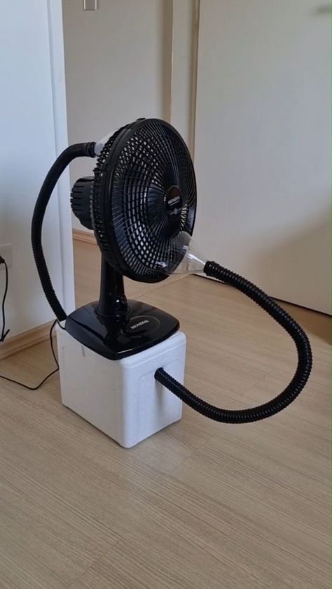 Bucket Air Conditioner, Homemade Ac, Homemade Air Conditioner, Kitchen Storage Organization Diy, Diy Air Conditioner, Bottle Cap Table, Construction Repair, Ac Fan, Survival Tips