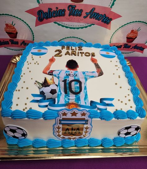 Messi Cake Argentina, Pastel Messi, Messi Cake Ideas, Messi Birthday Party Ideas, Messi Birthday Cake, Messi Cake, Alcohol Birthday Cake, Messi Birthday, Soccer Birthday Cakes