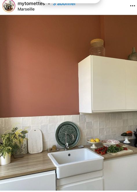 Terracotta Wall Kitchen, Terracotta Kitchen Walls, Terracotta Kitchen, Sage Kitchen, White Kitchen Tiles, Kitchen Decor Inspiration, Kitchen Diy Makeover, Victorian Kitchen, Kitchen Seating