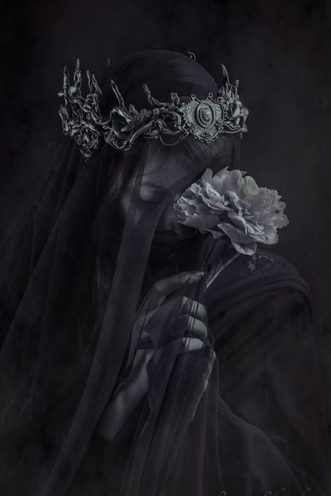 Dark Veiled Woman, Evil Woman Aesthetic, Puppet Aesthetic, Dark Fae Aesthetic, Evil Goddess, Dark Faerie, Dark Ethereal, Art Sinistre, Dark Art Photography