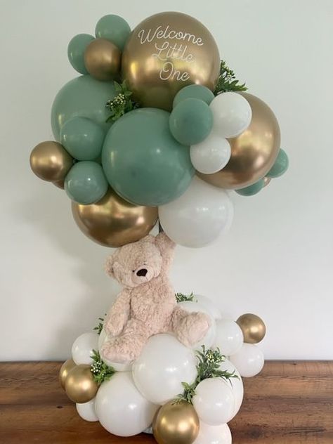 Hanging Bear With Balloons, Bear Holding Balloons Decoration, Teddy Bear Hanging From Balloons, Ballon Display Ideas, Teddy Bear Balloon Bouquet, Bear Balloons Decor, Bear Balloon Centerpiece, Bear Balloon Bouquet, Ballon Display