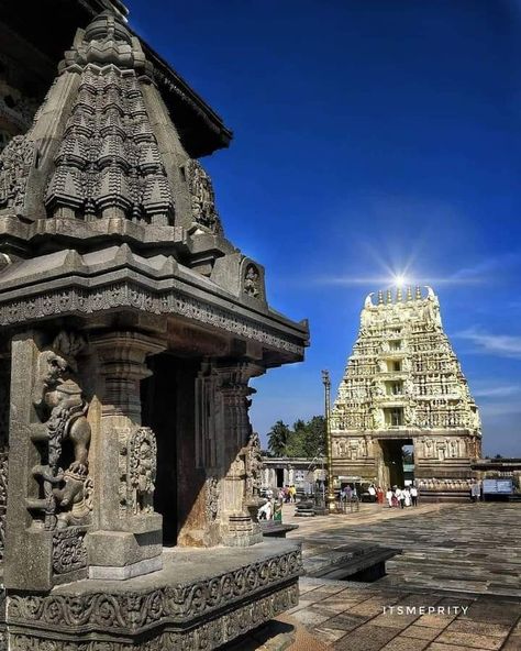 Chennakeshava Temple #Belur #Karnataka #karnatakatourism #templesofindia #incredibleindia #dekhoapnadesh Chennakeshava Temple, Temple India, Indian Temple Architecture, Ancient Indian Architecture, Ganesh Wallpaper, Ganesh Photo, Indian Sculpture, Amazing Places On Earth, Temple Architecture