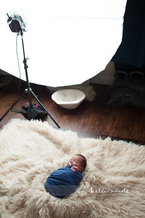 Newborn Photography Set Up, Newborn Shoot Poses, Newborn Photo Studio, Newborn Boy Photoshoot Ideas, Newborn Baby Photography Studio, Newborn Photography Settings, Newborn Posing Table, How To Set Up Newborn Photoshoot, Newborn Photography Lighting