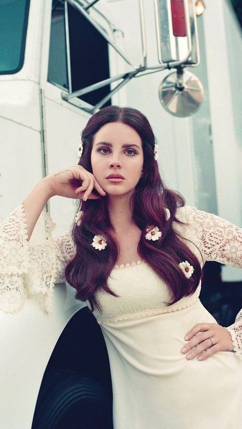 Celebration Wallpaper, Celebrity Drawing, Lana Del Rey Outfits, Lana Del Rey Concert, Lana Del Rey Albums, Celebrity Halloween, Lana Del Rey Love, Lana Rey, Celebrity Style Icons