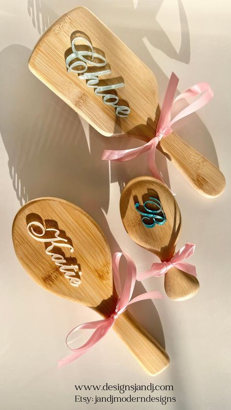 Custom Hair Brush for Toddler Party Favor for Little Girl Birthday Party Favor for Girl 2nd Birthday Take Home Gift for 3rd Birthday Favor - Etsy Personalized Hair Brush, Coquette Gifts, Birthday Toddler Girl, Unique Best Friend Gifts, Teen Hair, Bridesmaid Proposal Diy, Hygge Gifts, Hair Brush Set