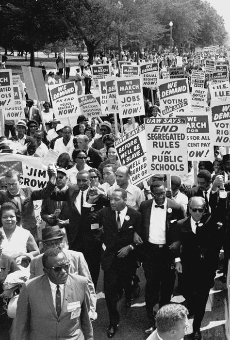 Dr. Martin Luther King, Jr.,  marching arm-in-arm with demonstrators during the March on Washington for Jobs and Freedom August 1963. American History Timeline, Class Jobs, Us School, African American Culture, Civil Disobedience, History Timeline, Civil Rights Movement, Freedom Of Speech, King Jr