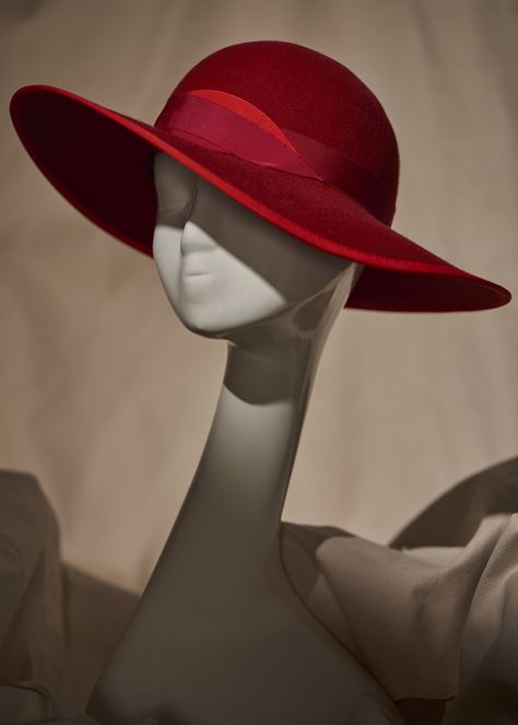 Not for the shy of heart, this red hat is a dramatic statement. It's made from a high quality felt and has grosgrain ribbon work as a finishing touch. Elegant Red Hat, Latest Hair Braids, Stylish Womens Hats, Modern Hat, Classy Hats, Cute Nail Colors, Retro Hat, Feminine Wardrobe, Stylish Wedding Dresses