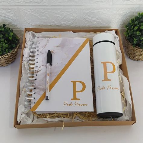 Presente Ideal para Quem Ama Organização! Nosso kit personalizado vem com uma agenda estilosa, uma garrafa térmica para manter suas bebidas na temperatura perfeita e uma caneta personalizada. Tudo com a qualidade e criatividade que você já conhece! 💡 Que tal surpreender alguém especial com esse presente? Garanta o seu agora mesmo! ✨ Personalize seus momentos com o melhor! 📲 Encomende pelo WhatsApp: (44) 99878-9185 #PresentePersonalizado #Agenda2024 #GarrafaTérmica #CanetaPersonalizada ... Branding