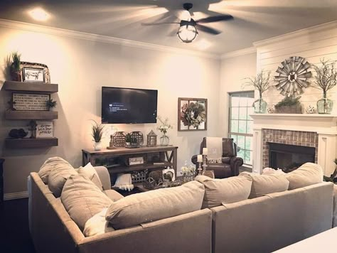 Relaxing Room, Family Room Layout, Design Ložnic, Small Living Room Layout, Living Room Layout, Living Room Decor Fireplace, Modern Farmhouse Living Room, Small Living Room Decor, Trendy Living Rooms