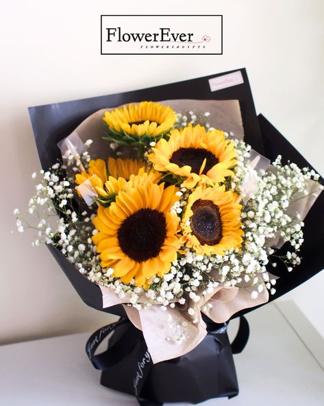 Sunflower Bouquet with Black Floral Paper FlowerEver's new bouquet design is here! If you are a lover of sunflowers, this is the time to get it before sunflowers are out of season! DM us on Instagram to book your sunflower bouquet  #nycflorist #nycflowershop #nycflowers #newyorkflowershop #nycroses #nycflower #nycbouquet #sunflowerbouquet #sunflowerbouquets #sunflower #supportsmallbusiness Flower Bookey Ideas, Nyc Flower Shop, Flower Bookey, Nyc Flowers, New York Flower, Nyc Florist, Sunflower Bouquet, Sunflower Bouquets, Floral Paper