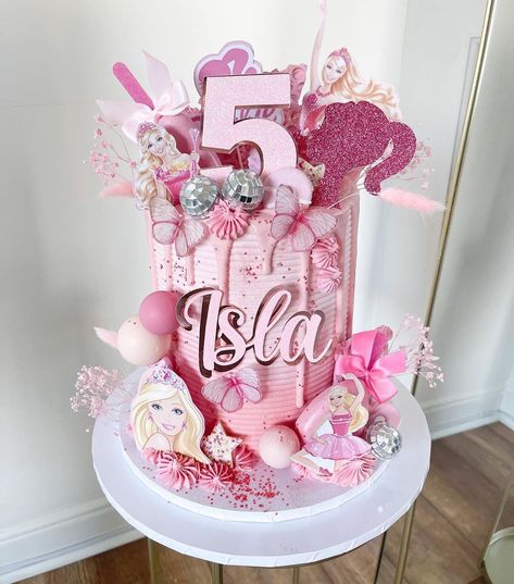 Pink Birthday Cake Ideas, Barbie Themed Cake, Doll Cake Designs, Cake Barbie, Pink Cakes, Pink Birthday Cake, Barbie Party Decorations, Barbie Birthday Cake, Barbie Theme Party