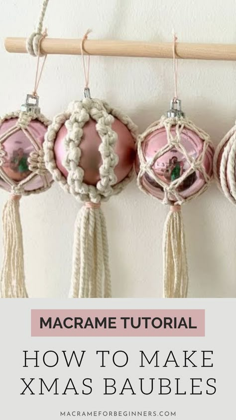 DIY Macrame Christmas Balls Macrame Christmas Decorations, Diy Macrame Christmas, Easy Diy Macrame, Macrame For Beginners, Christmas Macrame, Boho Ideas, Free Macrame Patterns, Simple Macrame, Macrame Christmas