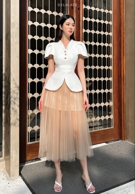 Trousers Outfit Formal, Flare Dress Outfit, Working Dresses, Ladylike Dress, Cute Professional Outfits, Filipiniana Dress, Trousers Outfit, Elegant Outfit Classy, Gowns Dresses Elegant