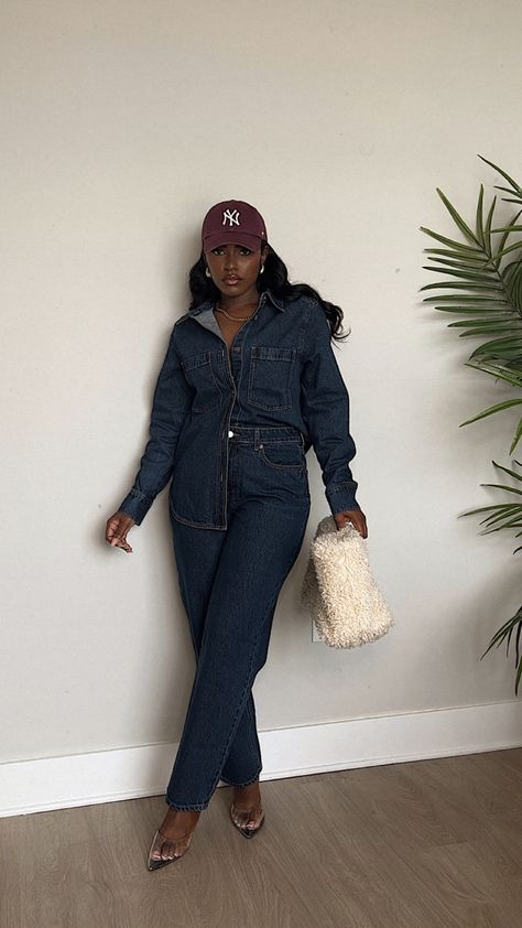 Cap Outfits For Women Street Style, Fitted Cap Outfit Black Women, Denim Day Outfits, Hbcu Homecoming Outfits, Hbcu Outfits, Hbcu Homecoming, Cap Outfits For Women, Hbcu Fashion, Baseball Hat Outfit