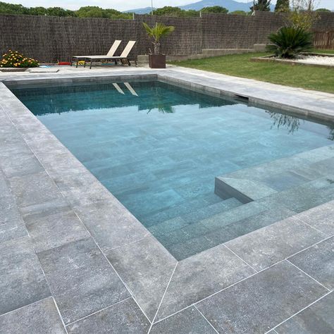 Skimmer Pool Design, Stone Pool Deck, Skimmer Pool, Pool Pavers, Sun Deck, Pools Backyard Inground, Stone Pool, Pool Skimmer, Swimming Pool Tiles