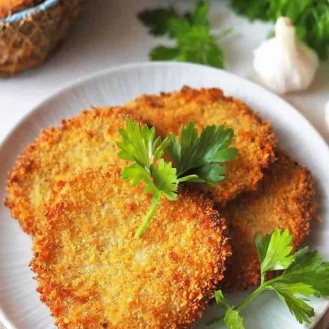 Air Fryer Pork Schnitzel - Simply Happenings Pork Snitzel, Air Fryer Stuffed Mushrooms, Pork Schnitzel Recipe, Fried Mushroom Recipes, Fried Macaroni And Cheese, Pork Tenderloin Sandwich, Air Fryer Pork, Schnitzel Recipes, Air Fryer Pork Chops