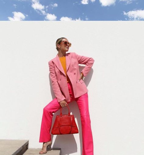 Neon Pink Pants, Pink Pants Outfit, Light Pink Blazers, Hot Pink Blazers, Blair Eadie, Look Rose, Look Office, Color Blocking Outfits, Atlantic Pacific