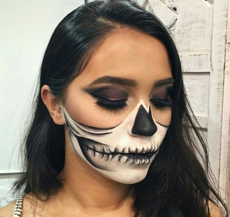 @aubreytate_ Half Skull Face Makeup, Half Skull Face, Half Skull Makeup, Skull Face Makeup, Half Skull, Amazing Halloween Makeup, Halloween Makeup Easy, Skull Makeup, Halloween Costumes Makeup