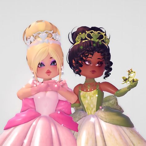 Princess And The Frog Royale High, Royale High Cultural Outfits, Silver Slay Royale High Outfit, Princess Peach Royale High, Green Royale High Outfits, Anime Royale High Outfits, Darling Diva Royale High, Fairytale Royale High, Hipster Outfits Royale High